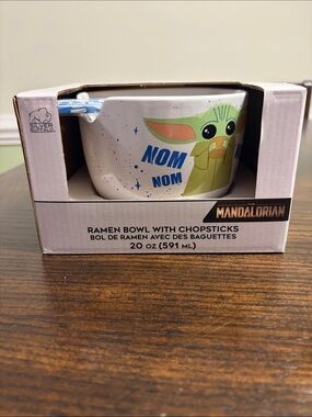 Star Wars White Ceramic Bowl with Brown Chopsticks - The Mandalorian Accent